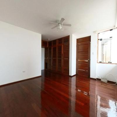 ALQUILER DE LINDA CASA DE 3 PISOS EN PIMENTEL